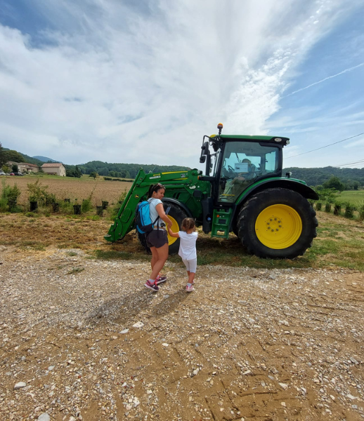 dessine-moi-une-brebis-vente-directe-produits-fermiers-anniversaire-a-la-ferme-bapteme-tracteur